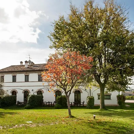 Coralia Landhuis Osimo
